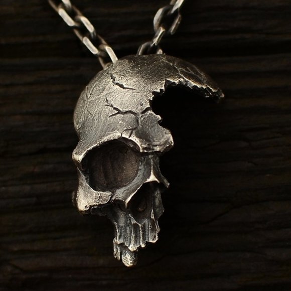 Skull Pendant Necklace - Picture 2 of 2